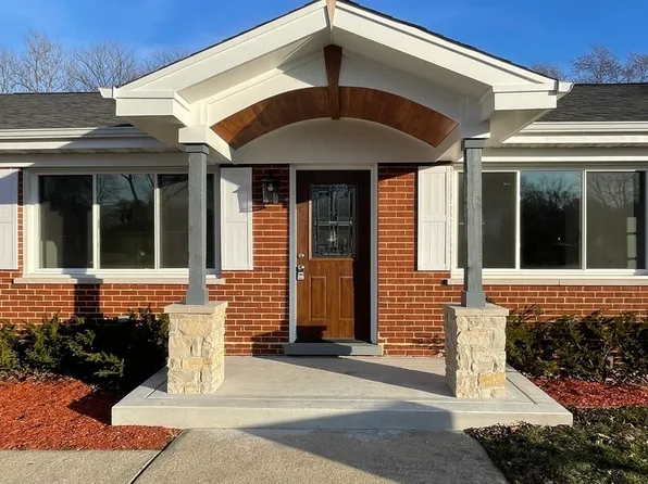 7737 Linden Ave, Darien, IL 60561