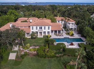 27 Emarita Way, Sewalls Pt, FL 34996