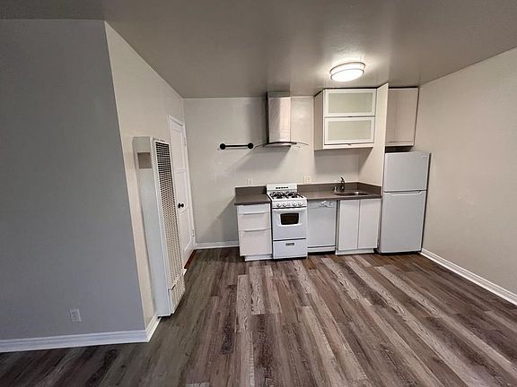 3rd image of 2833 Huron St #2835-1/2