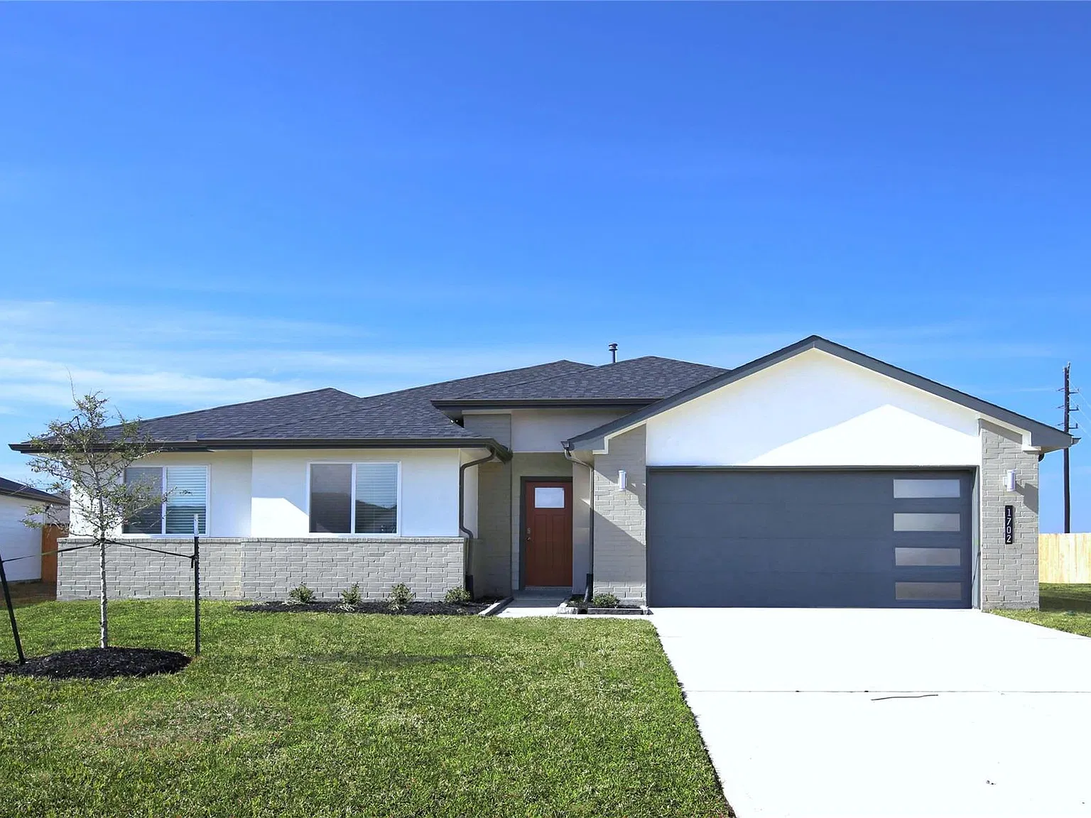 5 bed, 3.0 bath, 2607 sqft, $2,650 — Photo 1