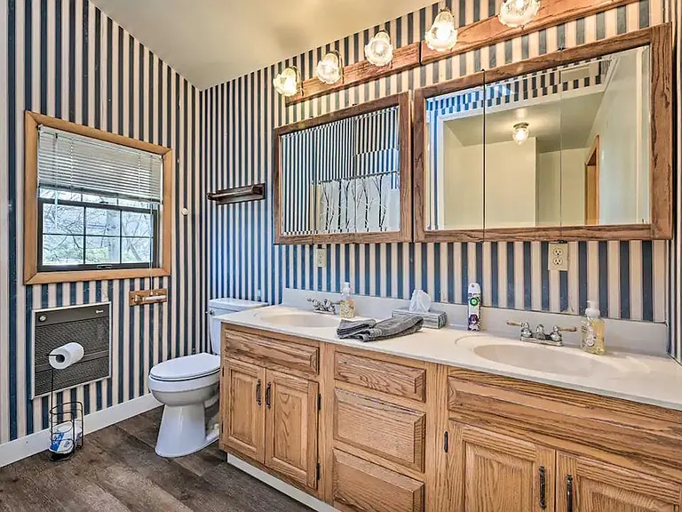 705 Morris Ave — Photo 11