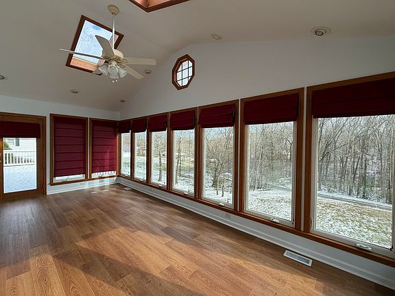4th image of 4840 Sherwood Dr