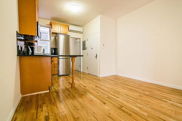 Rented by EXR | media 15