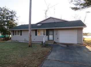 N4593 Fox River Dr, Princeton, WI 54968