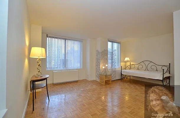 Rented by New York Residence | media 28