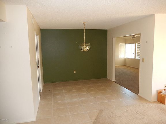 3rd image of 10923 W Saratoga Cir