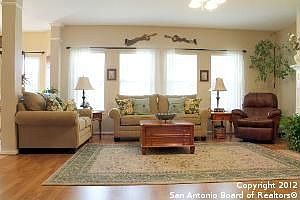 5th image of 2762 Montebello