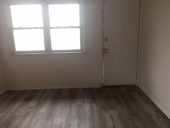 5th image of 725 E 152nd St