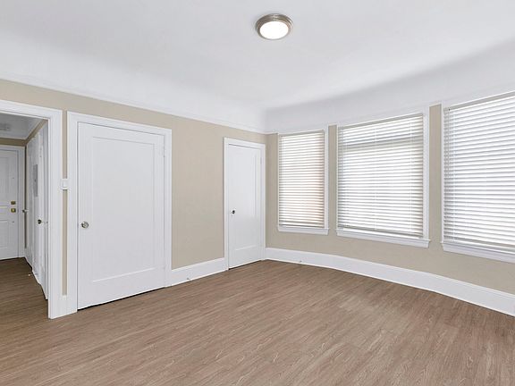 2nd image of 3150 Franklin St #12