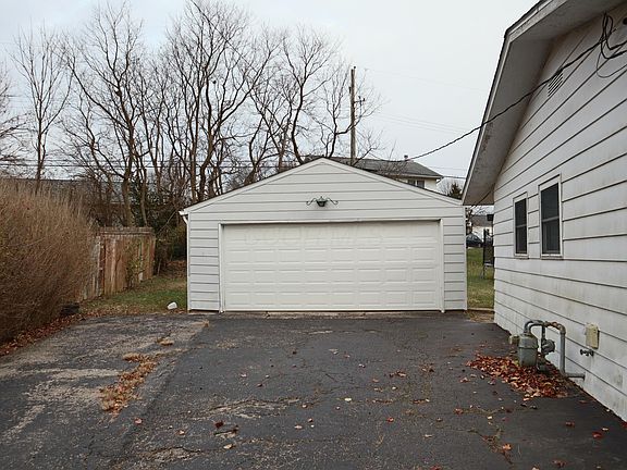 3rd image of 190 Valley View Dr