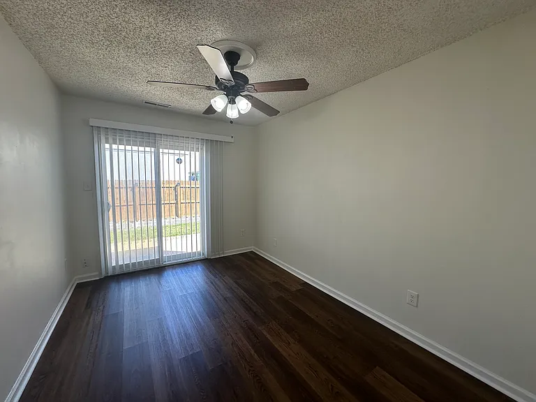 4149 Macarthur Rd — Photo 10