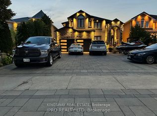 923 Bristol Rd W, Mississauga, ON L5V2N9