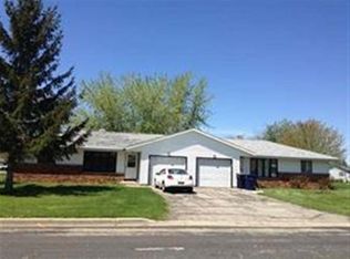 607-609 Lyndhurst Dr, Janesville, WI 53546