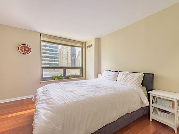 5th image of 440 N Wabash Ave #1401