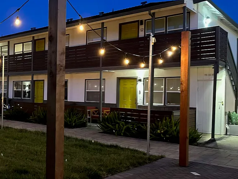 988 E El Camino Real #6 — Photo 21