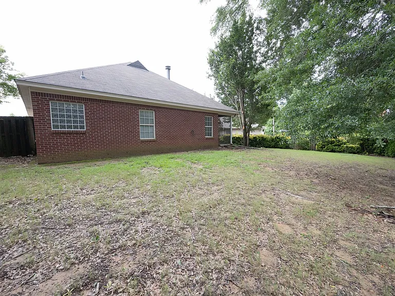 106 Sweet Meadow Ct — Photo 28