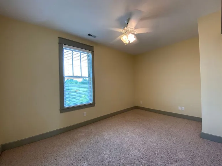 235 W Dodds St — Photo 9