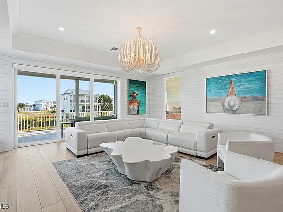 5th image of 673 Estero Blvd