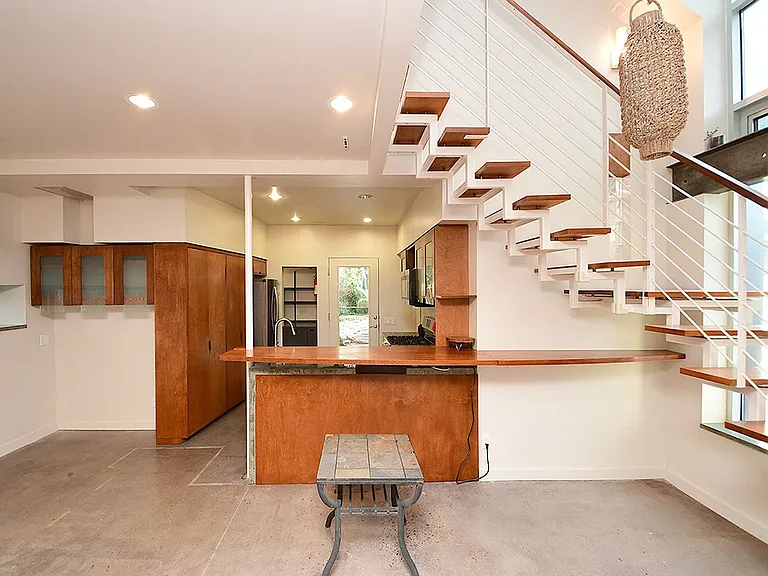 1018 S 36th St — Photo 34