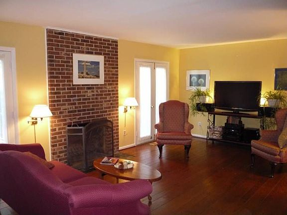 3rd image of 4641 Mayhunt Ct
