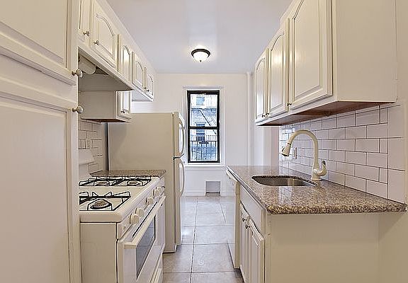 5th image of 98 Cooper St #2G