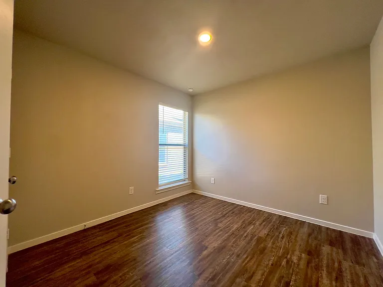 PM1 - 2120 N Ave K - TNT — Photo 8