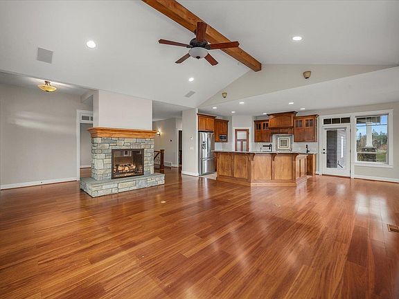 3rd image of 7805 S Oak Rd