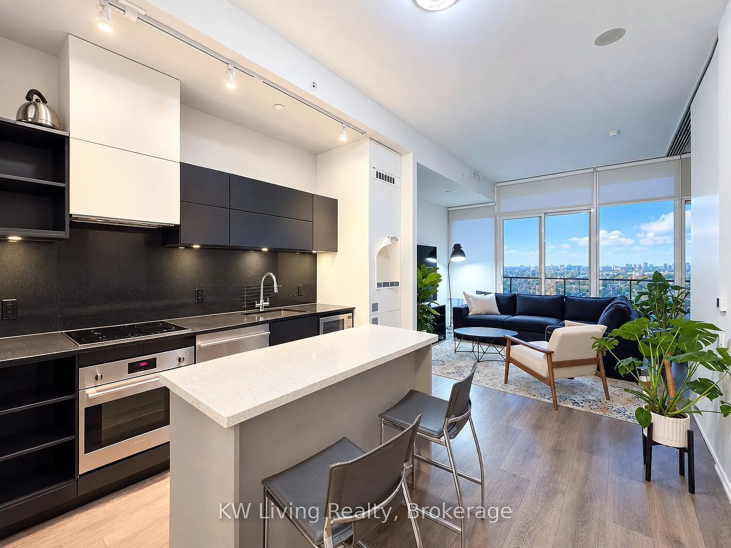 Tableau Condominiums — Photo 1
