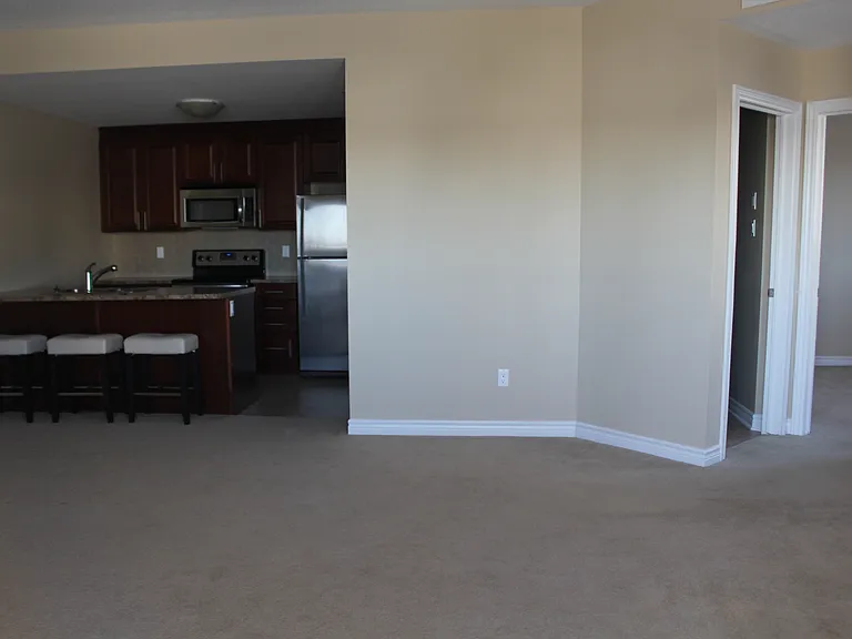 137 Harthill Way #H — Photo 3
