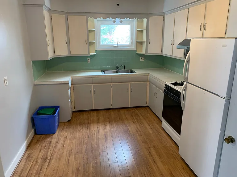 305 Maple St #6 — Photo 4