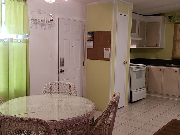 3rd image of 319 Ivywood Ln
