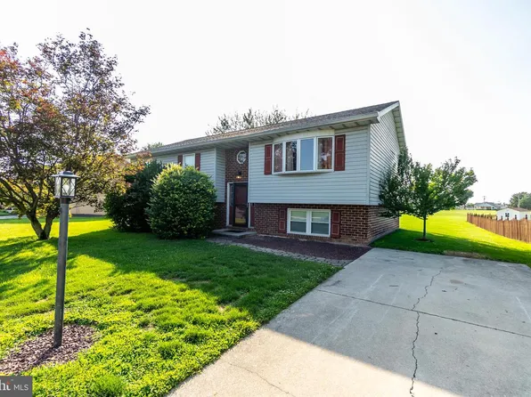 677 Poplar St, Hanover, PA 17331