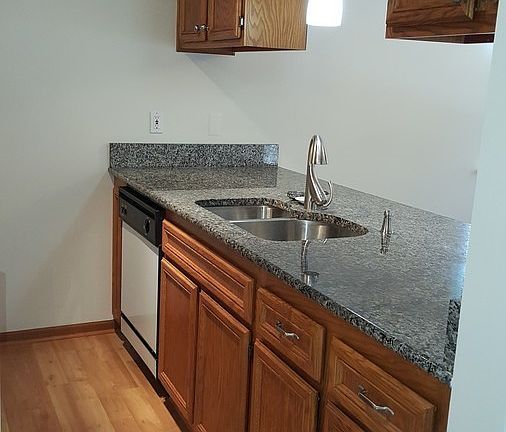 3rd image of 20948 Flora St