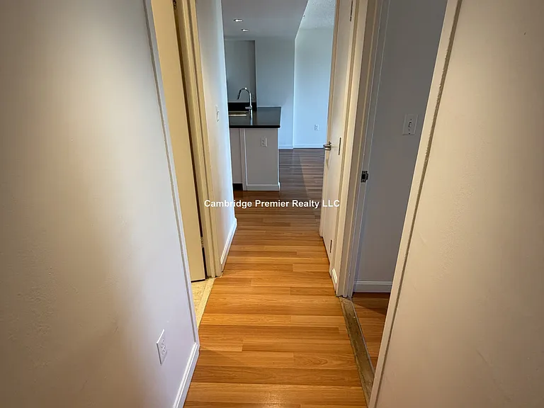 281 Harvard St #43 — Photo 8