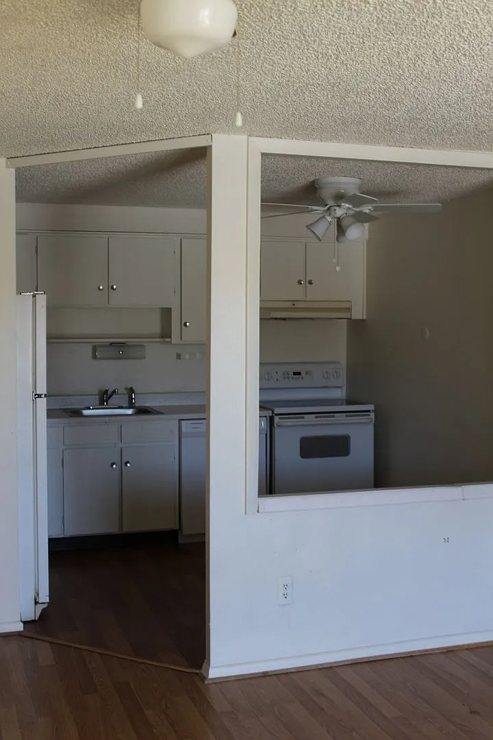 Building Photo - 1302 S Parker Rd #335