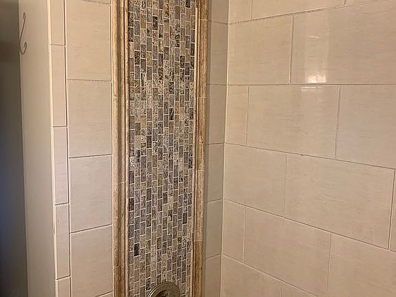 New title shower 