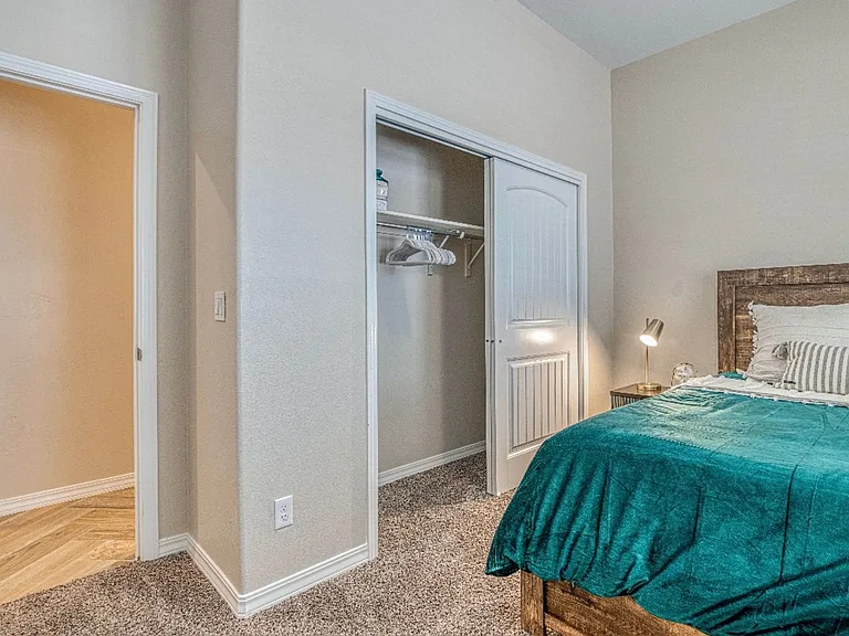 2816 Sammy Cervantes St — Photo 35