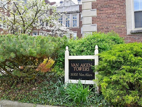 2nd image of 16300 Van Aken Blvd #103B