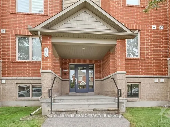 46 Barnstone Dr #2, Ottawa, ON K2G 4R6