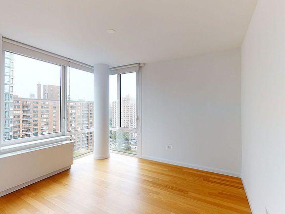 5th image of 795 Columbus Ave APT 14C