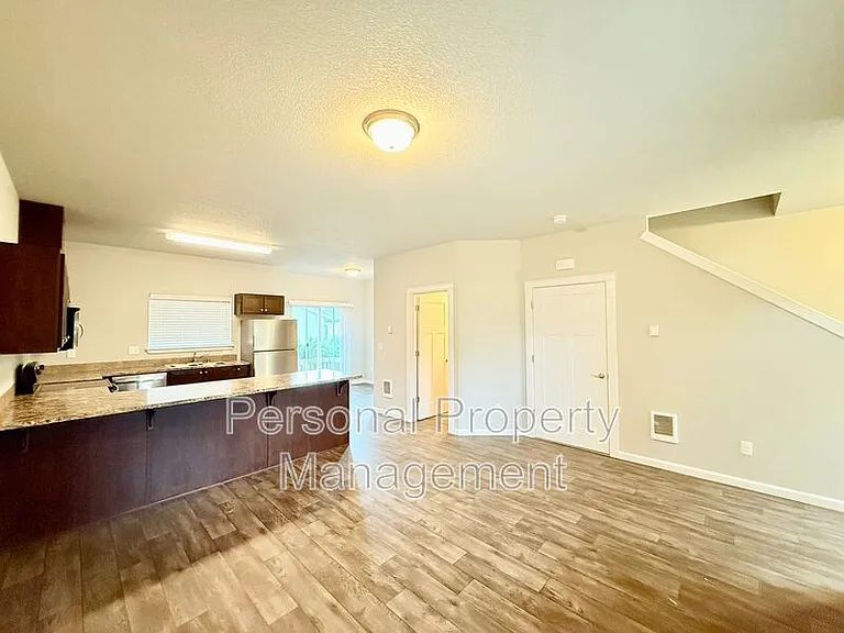 12600 NE 49th St #E — Photo 6