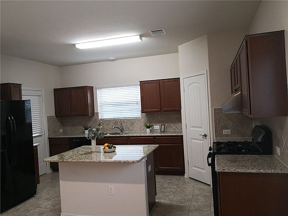 4th image of 3621 Black Granite Dr