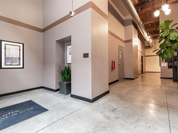5th image of 1015 Washington Ave APT 405