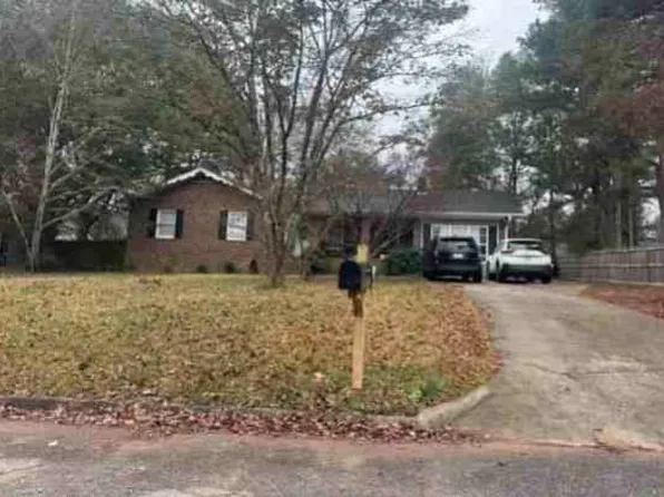 1710 Rosewood Dr, Griffin, GA 30223