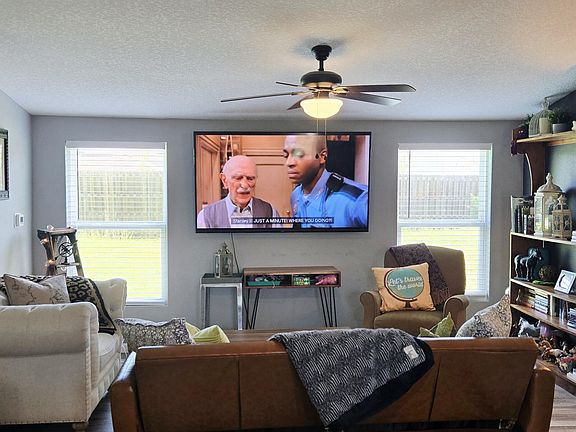 4th image of 482 RAVENSWOOD Drive