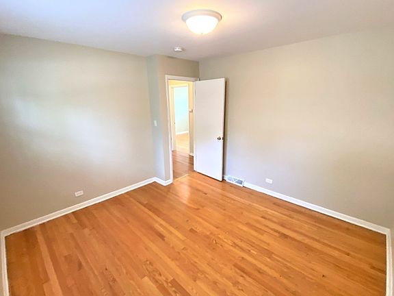 4th image of 341 N Walnut Ave