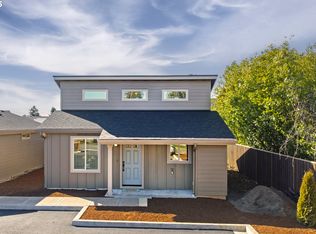 12240 Meadowlawn Dr, Oregon City, OR 97045