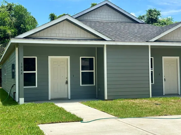 104 Turner Dr #A, Willis, TX 77378