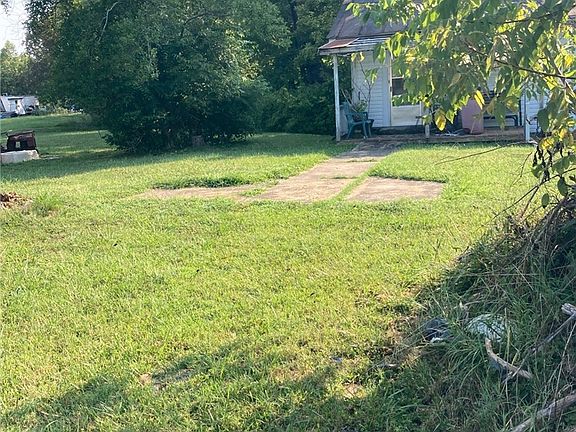 3rd image of 298 Jason Ln
