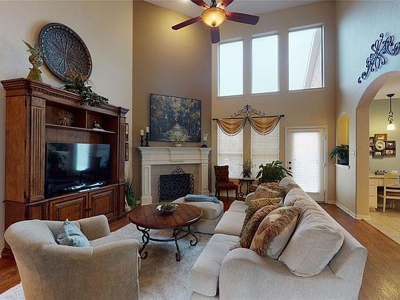 5th image of 7455 Chinaberry Ln